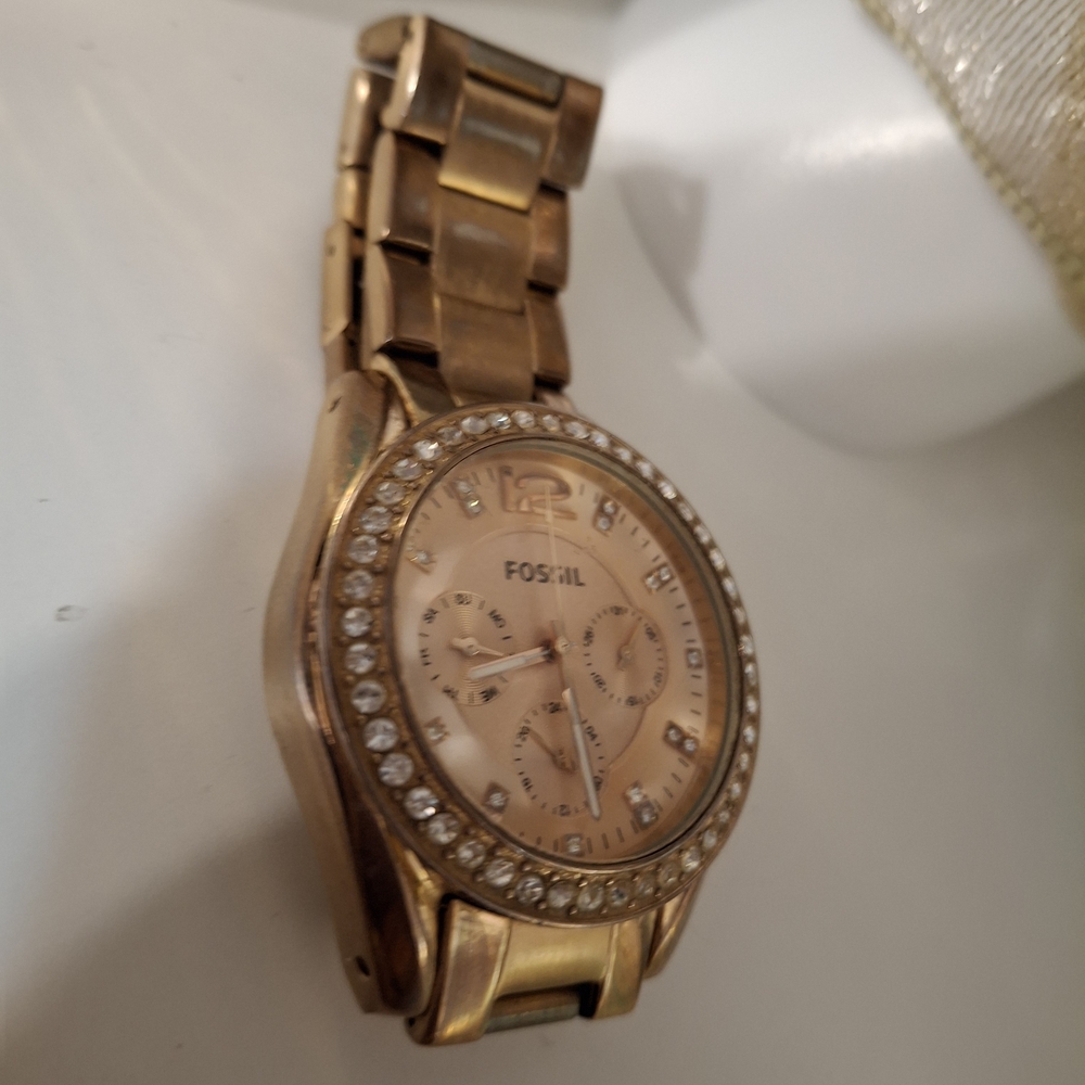 Fossil Riley Women's Rose Gold Watch - Picture 3 of 10